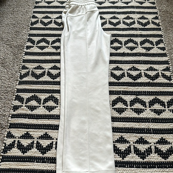 Nwot LULULEMON Softstreme High-Rise Pant Regular - Picture 5 of 8